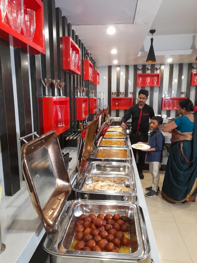 Variety Inn Patna  Buitenkant foto