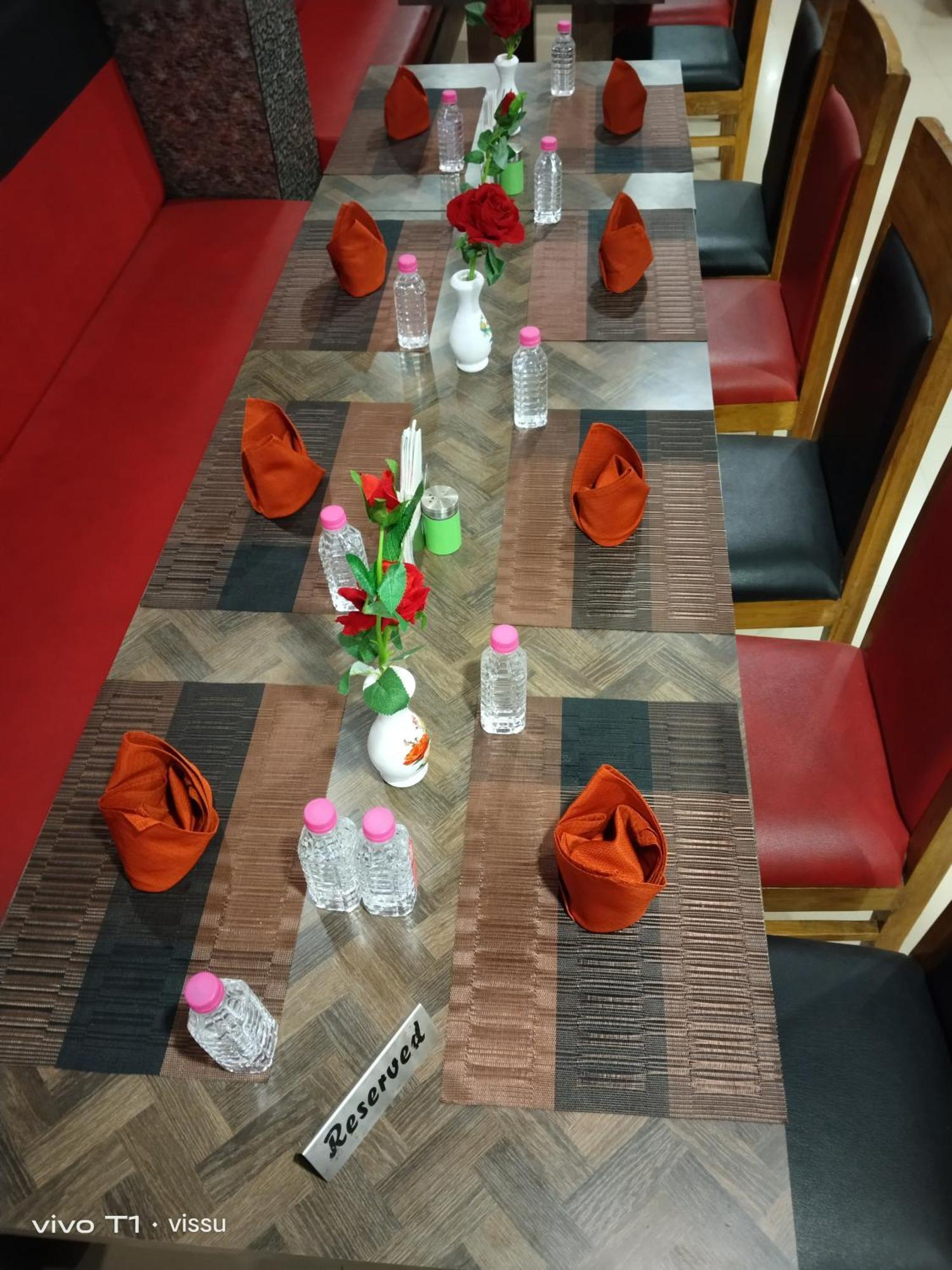 Variety Inn Patna  Buitenkant foto
