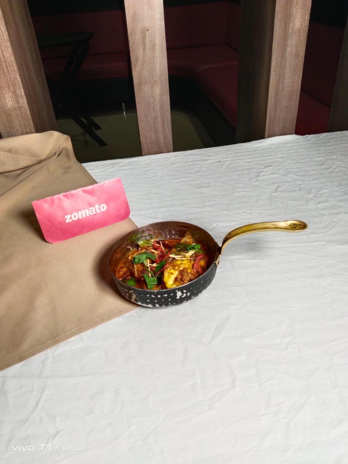 Variety Inn Patna  Buitenkant foto